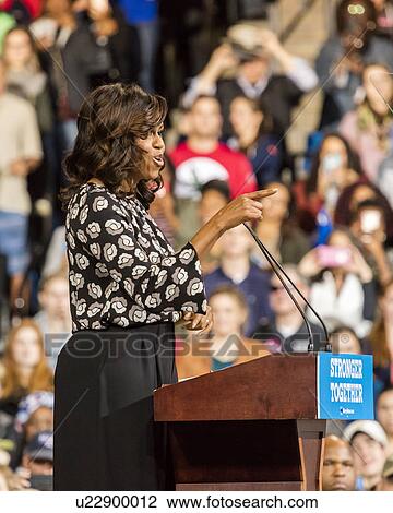 Stock Image - First Lady Michelle Obama introduces Hilllary Clinton at a presidential campaign event in North Carolina. Fotosearch