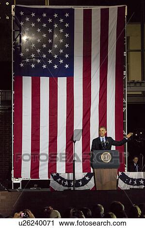 Stock Image - Hillary Clinton Holds Election Eve Get Out The Vote Rally With Bruce Springsteen and Jon Bon Jovi and President and Michelle Obama. Fotosearch