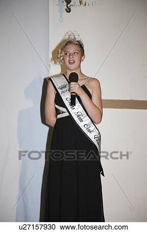 Stock Image - Oak View, California, USA, March 7, 2015, Miss Oak View Pageant of Excellence, Teenage Beauty Contest, 2014 winner speaks. Fotosearch
