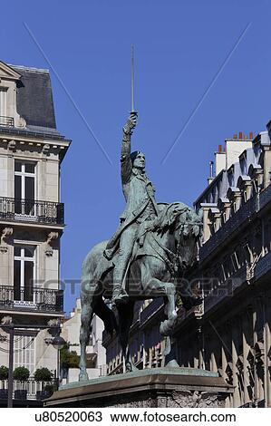 Statue depicts General George Washington, "the Father of America" - byFrench & Potter (1900) stands onthe Place d’Iena View Large Photo Image Stock Image - Statue depicts General George Washington, "the Father of America" - byFrench & Potter (1900) stands onthe Place d’Iena. Fotosearch