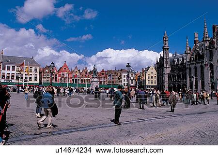 Picture - historic, tourists, sky, appearance, building, structural, architecture. Fotosearch