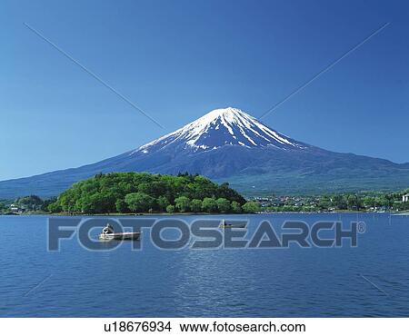 Picture - Mt. Fuji from Lake Kawaguchi, Kawaguchiko town, Yamanashi prefecture, Japan, copy space. Fotosearch