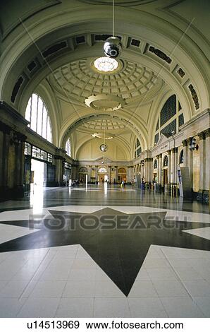 Stock Photo - Barcelona, Cataluña, Spain, City, Town, Metro, Subway. Fotosearch
