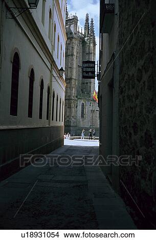 Picture - Spain, Extremadura, Caceres, Plasencia, Building, Buildings, Street. Fotosearch