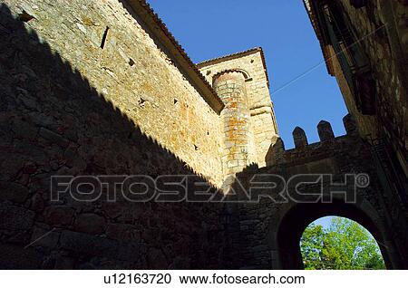 Spain, Extremadura, Caceres, Trujillo, Architecture, Arch, Exterior View Large Photo Image Stock Image - Spain, Extremadura, Caceres, Trujillo, Architecture, Arch, Exterior. Fotosearch