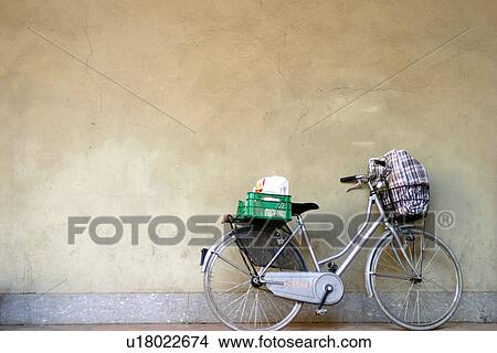 Picture - travel, italy, milan. Fotosearch