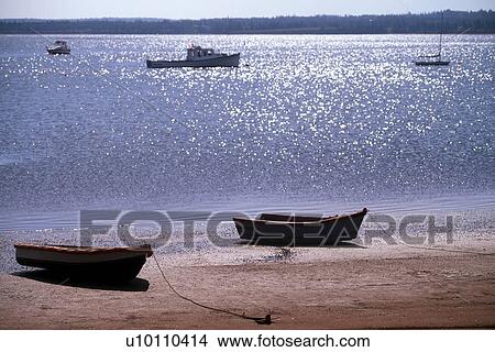 Picture - West River beach and boats on red sand. Fotosearch