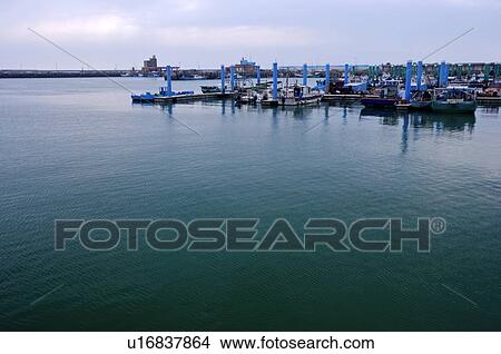 Picture - Nanliao Harbor, Hsinchu. Fotosearch