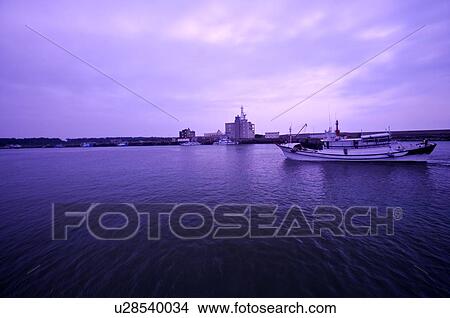 Picture - Nanliao harbor, Hsinchu. Fotosearch