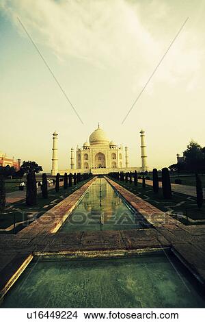 Picture - Pond in front of a mausoleum, Taj Mahal, Agra, Uttar Pradesh, India. Fotosearch