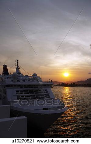 Cruise ship at Ocean Terminal, Tsim Sha Tsui, Hong Kong View Large Photo Image Stock Image - Cruise ship at Ocean Terminal, Tsim Sha Tsui, Hong Kong. Fotosearch