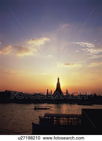 Stock Image - Wat Arun. Fotosearch