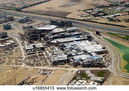 Stock Image - dubai, aerial, mall, emirates, march, 2005. Fotosearch