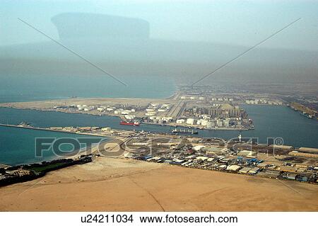 Picture - dubai, aerial, dubai, palm, jebel, construction. Fotosearch