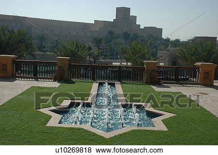 Stock Photo - dubai, madinat, jumeirah, hotel, UAE, fountain. Fotosearch