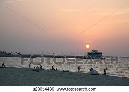 dubai, mamzar, madina, jumeirah, burj, arab View Large Photo Image Stock Photograph - dubai, mamzar, madina, jumeirah, burj, arab. Fotosearch