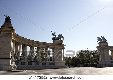 Stock Image - Hero Square in Hungary.. Fotosearch