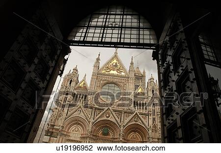 Stock Image - Siena, Italy - Tuscany. Fotosearch