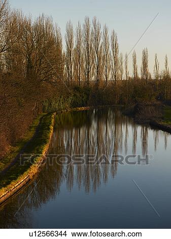 Picture - Grand Union Canal, Milton Keynes, Midland, UK. Fotosearch
