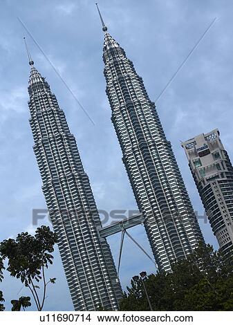 Petronas Towers, Kuala Lumpur View Large Photo Image Picture - Petronas Towers, Kuala Lumpur. Fotosearch