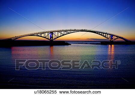 The arch bridge in sunset in Penghu, Taiwan View Large Photo Image Stock Photography - The arch bridge in sunset in Penghu, Taiwan. Fotosearch