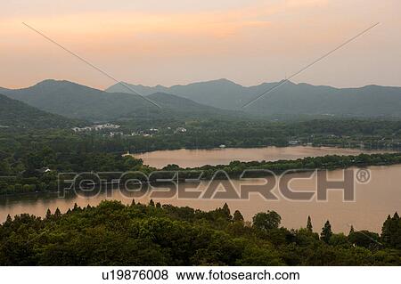 Su Causeway in Hangzhou, Zhejiang Province View Large Photo Image Stock Photo - Su Causeway in Hangzhou, Zhejiang Province. Fotosearch
