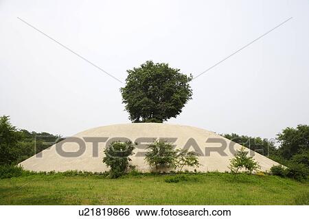 Stock Photograph - Qing dynasty emperor (Huang Taiji) tomb. Fotosearch