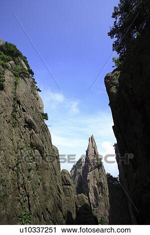 Stock Image - China, Anhui, Mt. Huangshan. Fotosearch