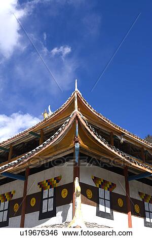 Stock Photograph - China, Sichuan, Huanglong, Middle Temple. Fotosearch