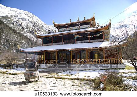 Stock Image - Middle Temple, Huanglong, Sichuan, China. Fotosearch