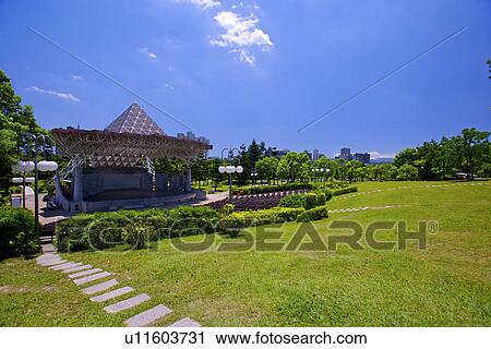 Stock Image - Asia, Taiwan, Taipei, Da'an forest garden. Fotosearch