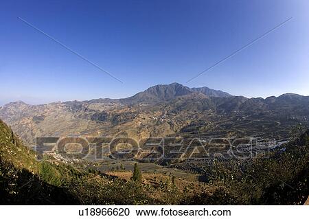 Stock Image - China, Yunnan Province, Yuanyang, Mountains. Fotosearch