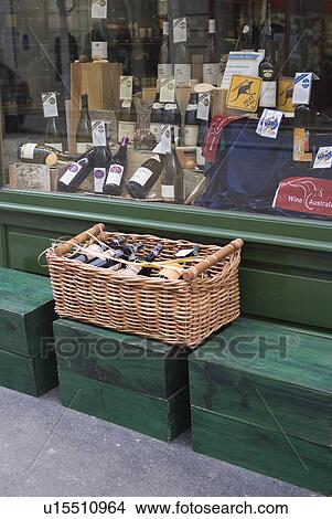 Picture - Show Window in Paris. Fotosearch