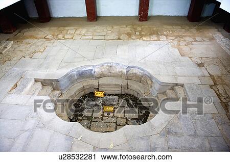 Stock Image - Asia, China, Shanxi, Xi'an, LinTong, Huaqing Pool. Fotosearch