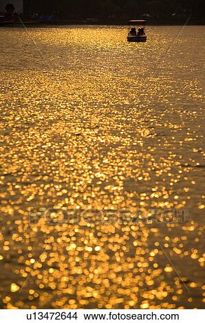 Picture - Asia, China, Jiangsu Province, Nan Jing, Mochou Lake. Fotosearch