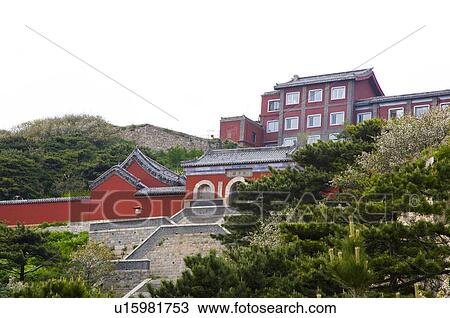Stock Image - China, Shandong, Taian, Mount Tai, The Temple of Confucius, UNESCO, World Heritage, World Cultural Heritage, World Natural Heritage. Fotosearch