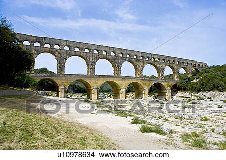 Picture - Pont du Gard Bridge, Roussillon, Languedoc, France. Fotosearch