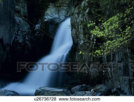 Sentaru Falls, Nakatsugawa, Gifu, Japan View Large Photo Image Stock Photo - Sentaru Falls, Nakatsugawa, Gifu, Japan. Fotosearch