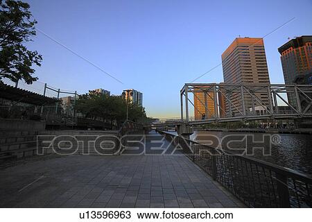 Tennoz Fureai Bridge, Shinagawa, Tokyo, Japan View Large Photo Image Stock Image - Tennoz Fureai Bridge, Shinagawa, Tokyo, Japan. Fotosearch