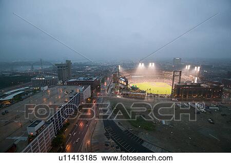 Stock Photography - In a night game and a light rain mist, the Florida Marlins beat the 2006 World Series Champion baseball team, the St. Louis Cardinals 9 to 1, at the 3rd Busch Stadium, St. Louis, Missouri on August 29, 2006. Fotosearch