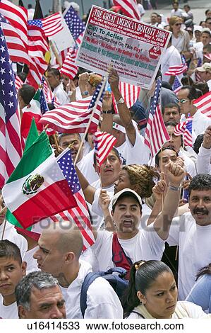 Stock Image - Hundreds of thousands of immigrants participate in march for Immigrants and Mexicans protesting against Illegal Immigration reform by U. S. Congress, Los Angeles, CA, May 1, 2006. Fotosearch