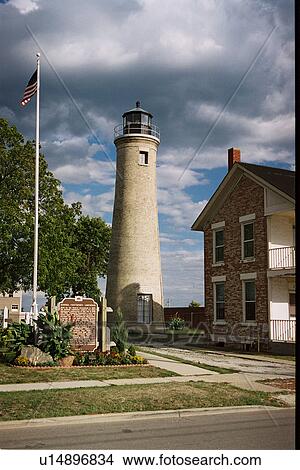 Picture - lighthouse located at KenoshaSthPrt, Washington, United States. Fotosearch