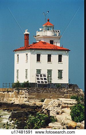 Stock Image - lighthouse located at FairportHrbrWBrkwtr, Ohio, United States. Fotosearch