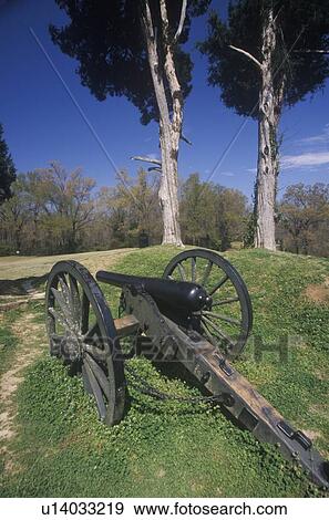 Cannon at Vicksburg National Military Park View Large Photo Image Stock Photo - Cannon at Vicksburg National Military Park. Fotosearch