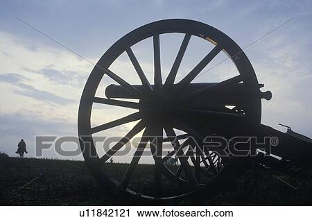 Stock Image - Silhouette of cannon at site of Battle of Manassas, Virginia. Fotosearch