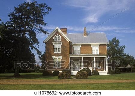 Stock Image - Beautiful Residence. Fotosearch