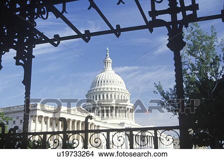 Picture - United States Capitol Building, Washington, D. C.. Fotosearch