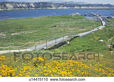 Stock Image - Drought in Southern California, Lake Cachuma, Santa Barbara. Fotosearch