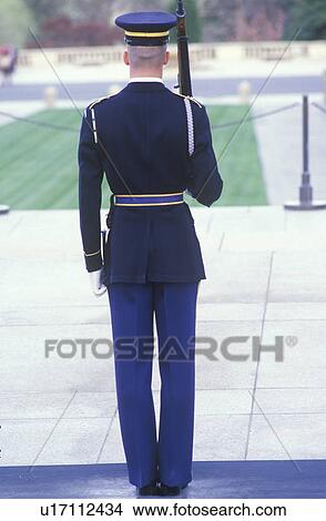 Picture - United States Marine armed guard, Arlington National Cemetery. Fotosearch