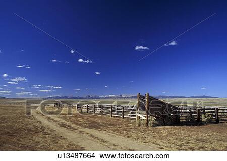 Picture - day, america, brown, blue, beige, fence, America. Fotosearch